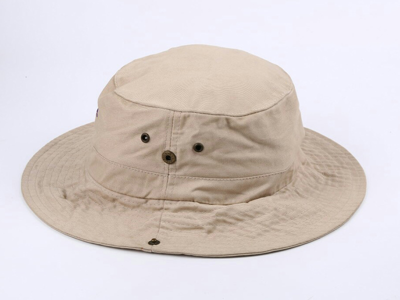 What are the precautions for cleaning and collecting hats in advertising hat factories?